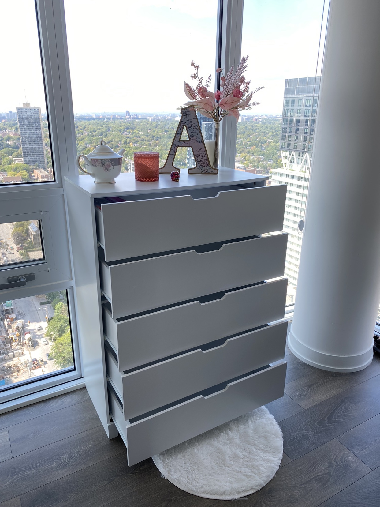 Brand New White 5 Drawer Dresser image indicator(3)