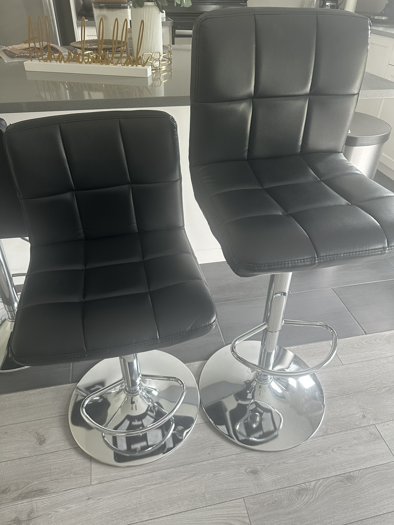 4 Barstools - photo 3