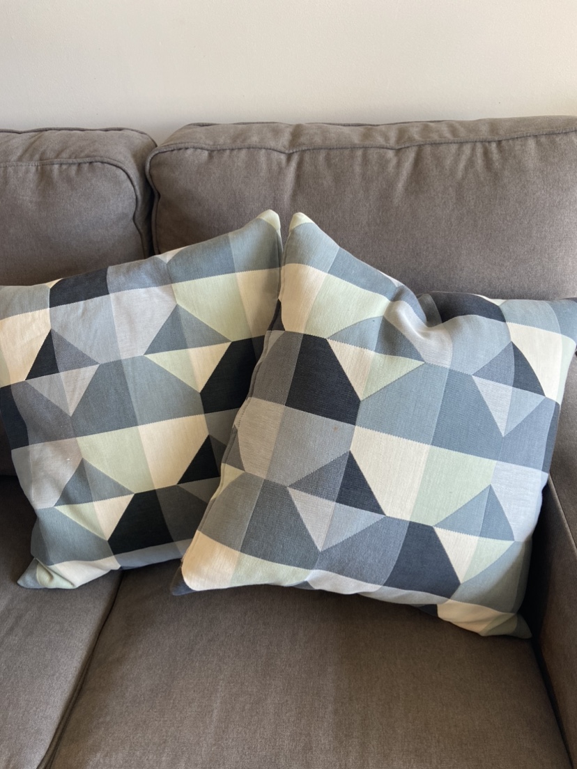 3 IKEA Pillows - photo 3