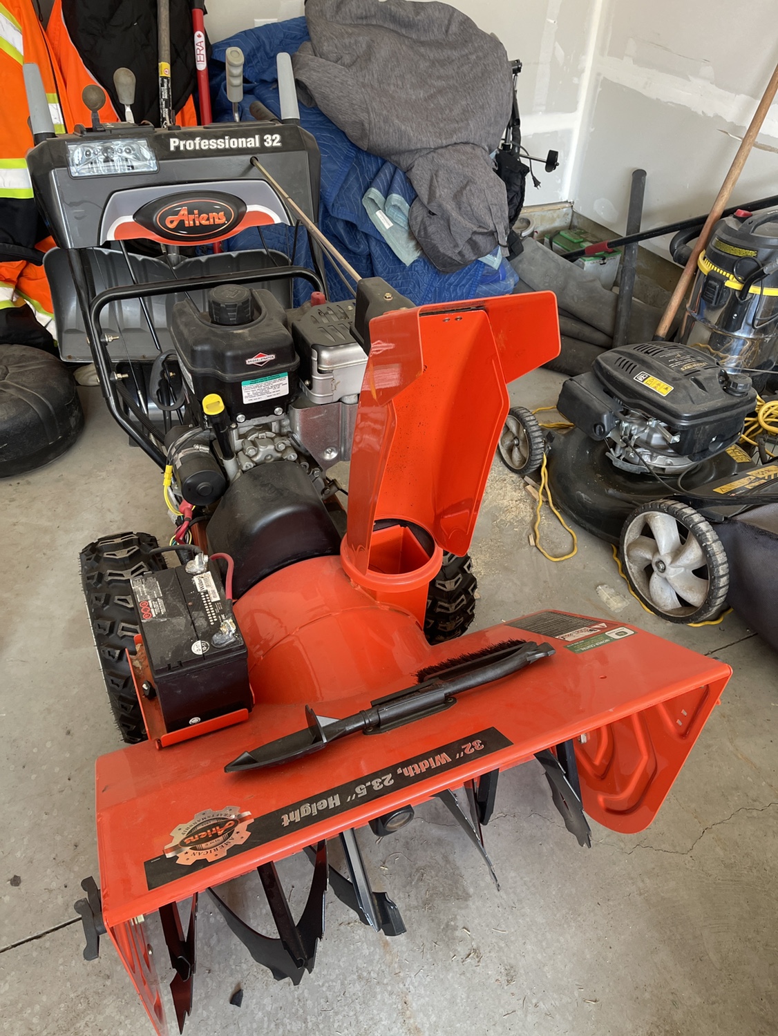 Ariens Professional 32 Snowblower