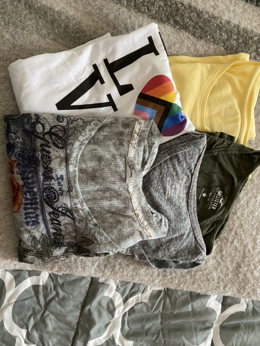Bundle of 8 Women's T-Shirts🥕 image indicator(2)