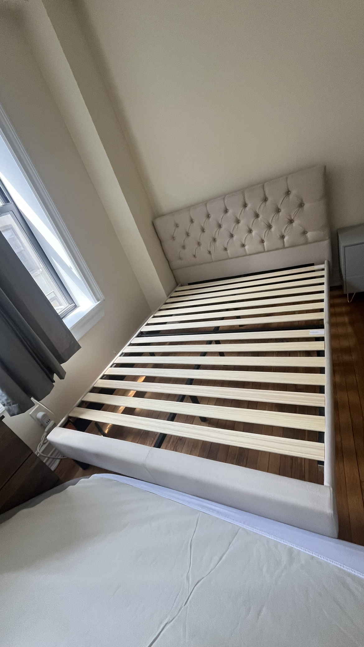 Queen bed frame - photo 3