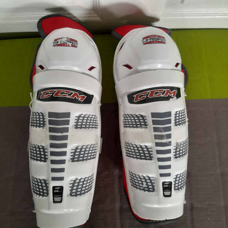 CCM Hockey Shin Guard image indicator(3)