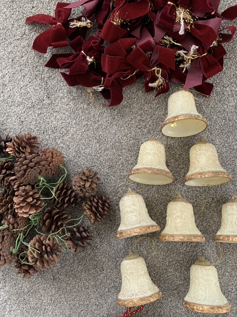 Christmas ornament and decoration bundle - photo 2
