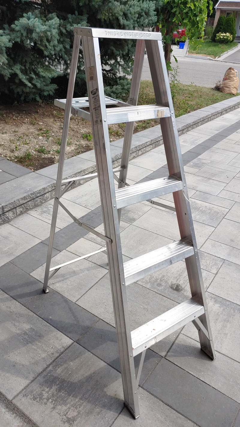 5ft Ladder with 4 Steps & Platform thumbnail