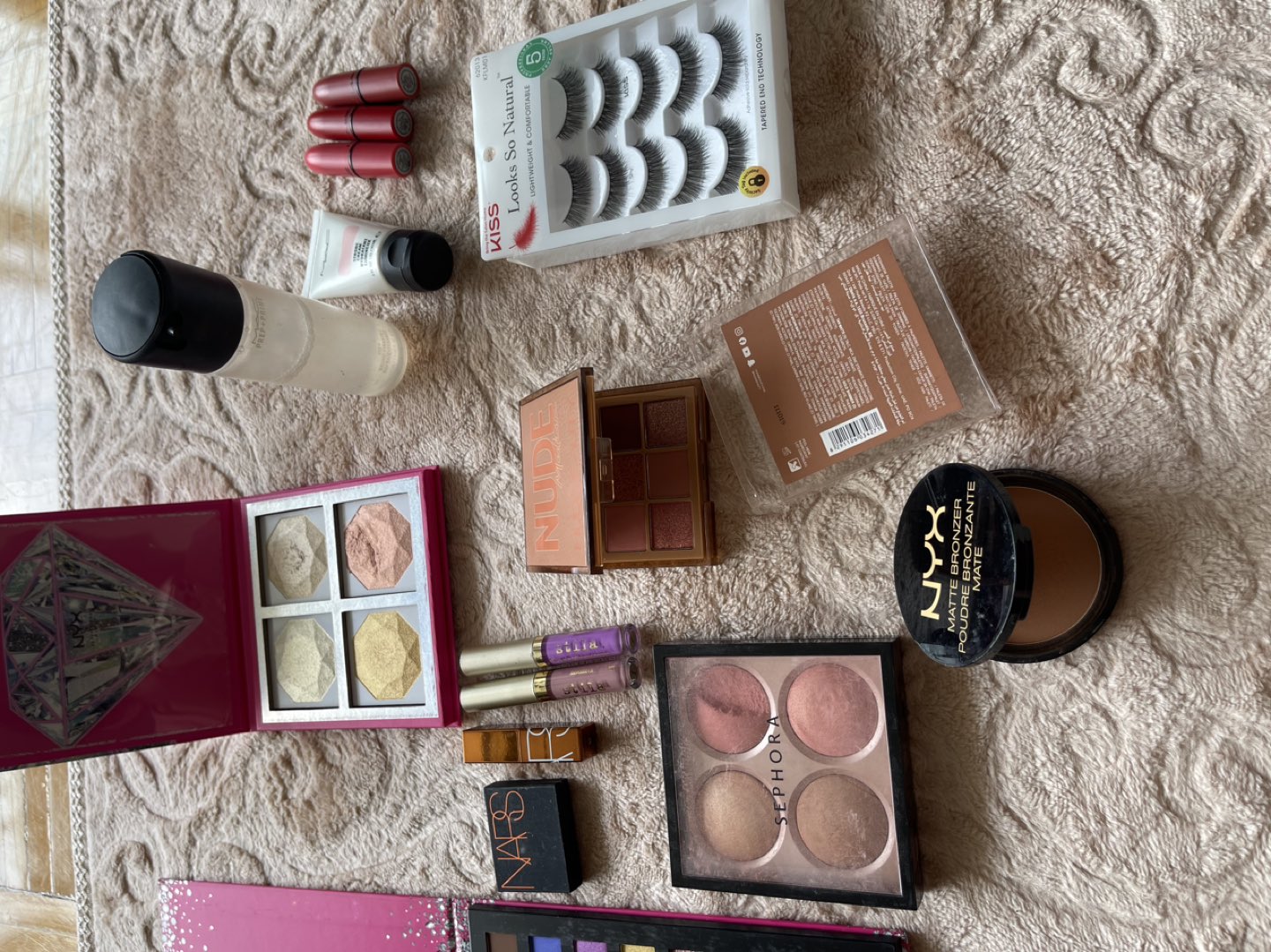 Bunch of makeup - photo 3