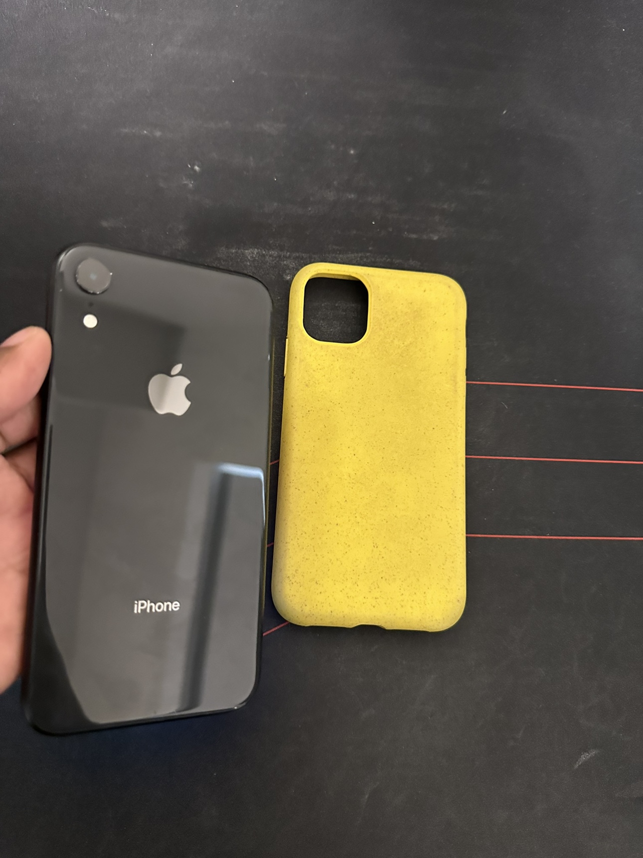 iPhone XR 64GB - Great Condition - photo 2