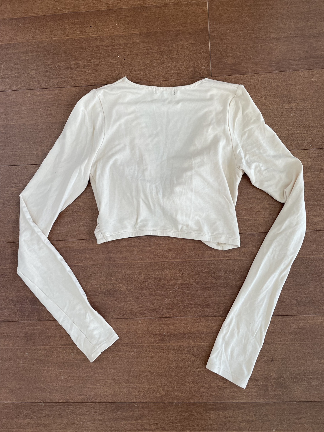 Dynamite twist front crop top image indicator(2)