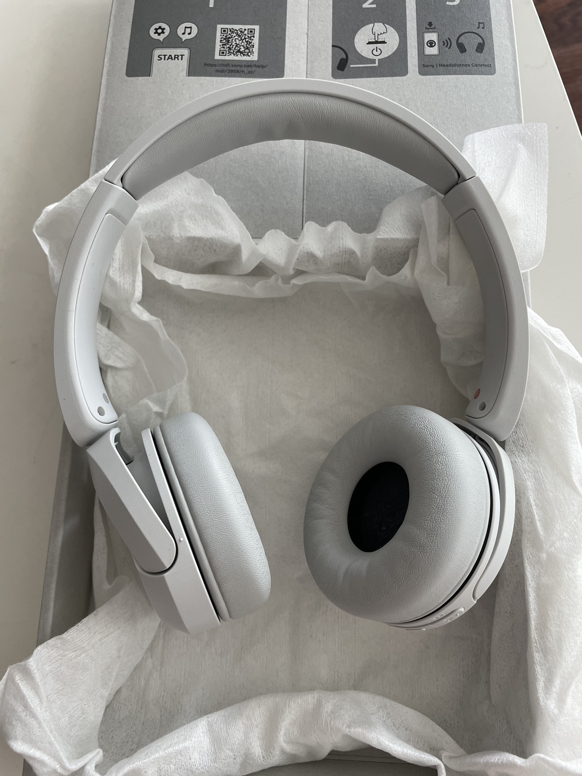 Sony WH-CH710N Wireless Noise Cancelling Headphones thumbnail