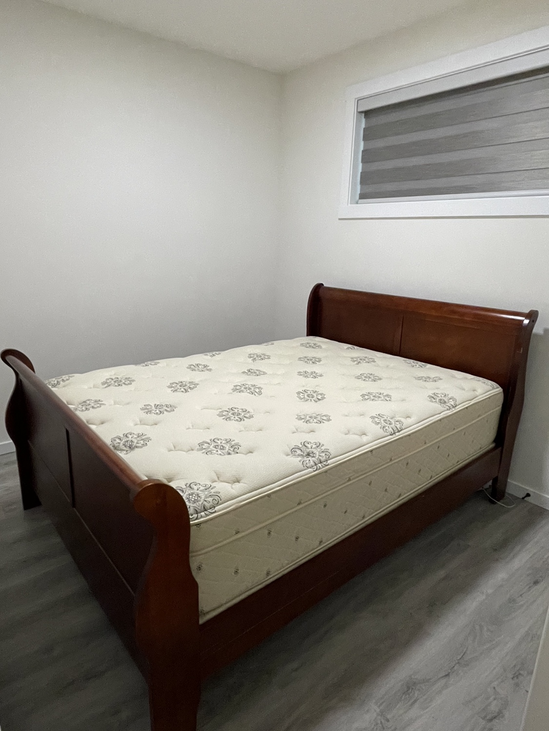 Queen Size Bed Frame with 2 Nightstands - photo 5