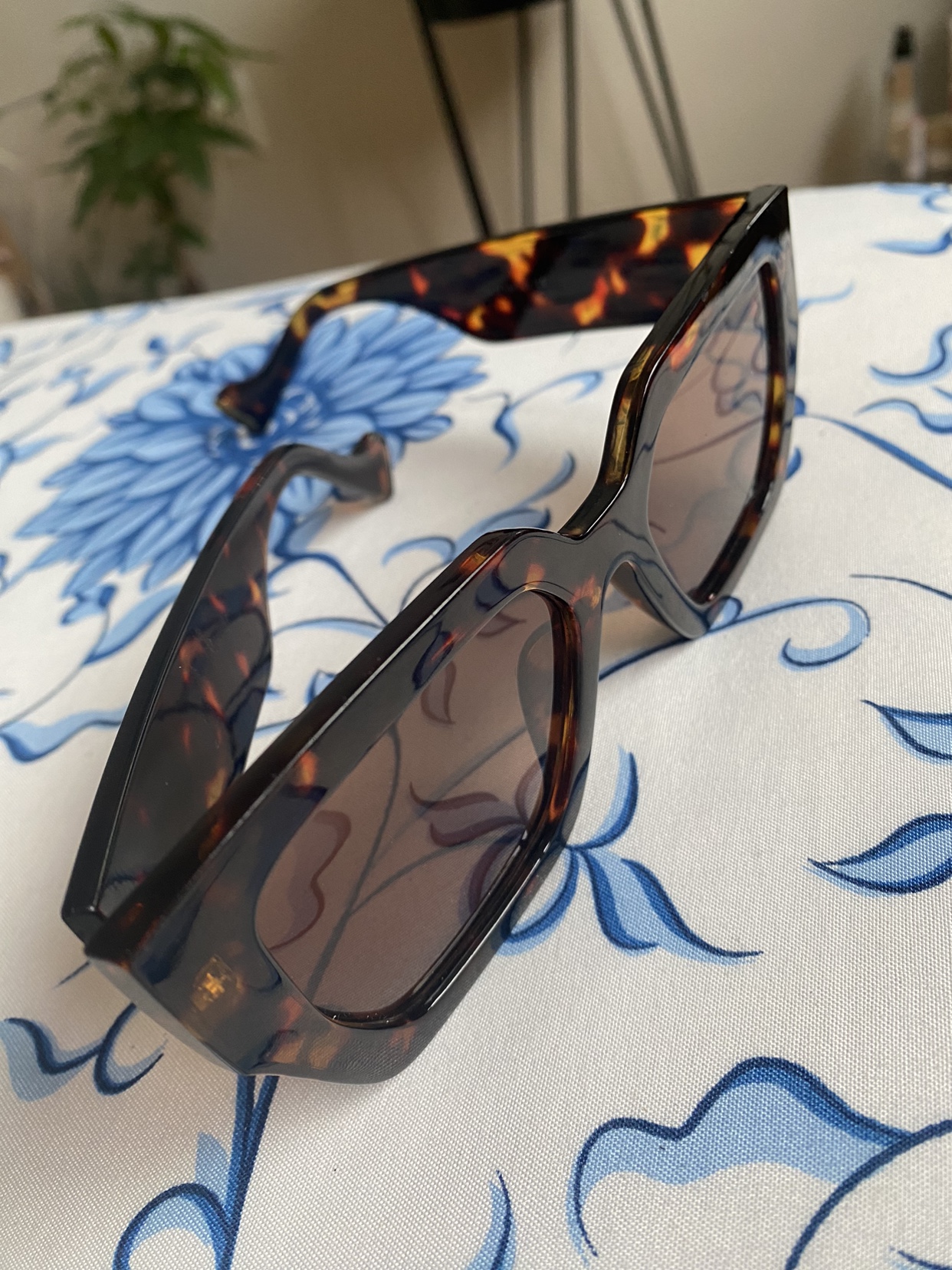 Tortoise Shell Square Sunglasses 💕 image indicator(2)