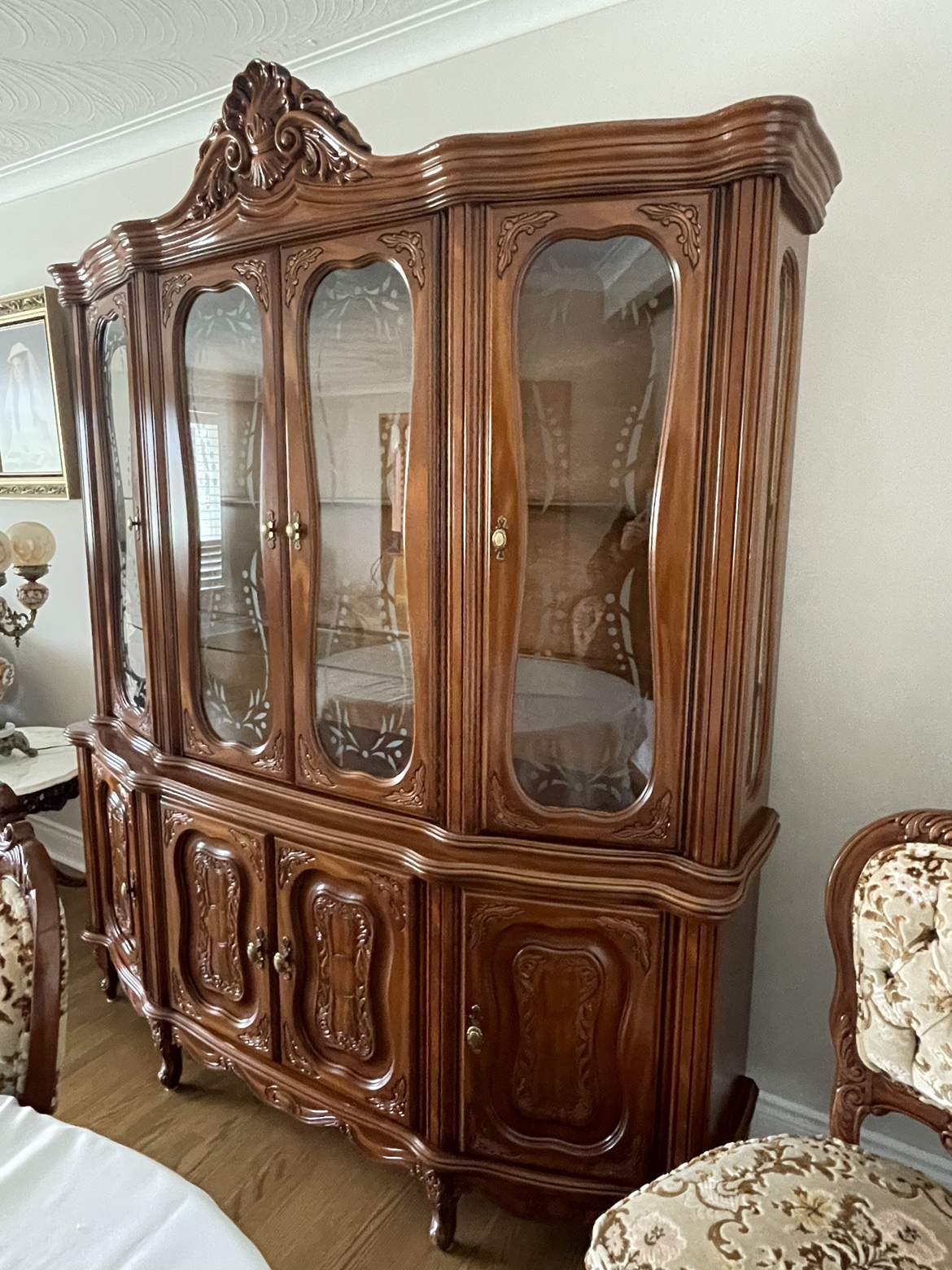 Vintage Solid Wood Dining Room Set image indicator(2)