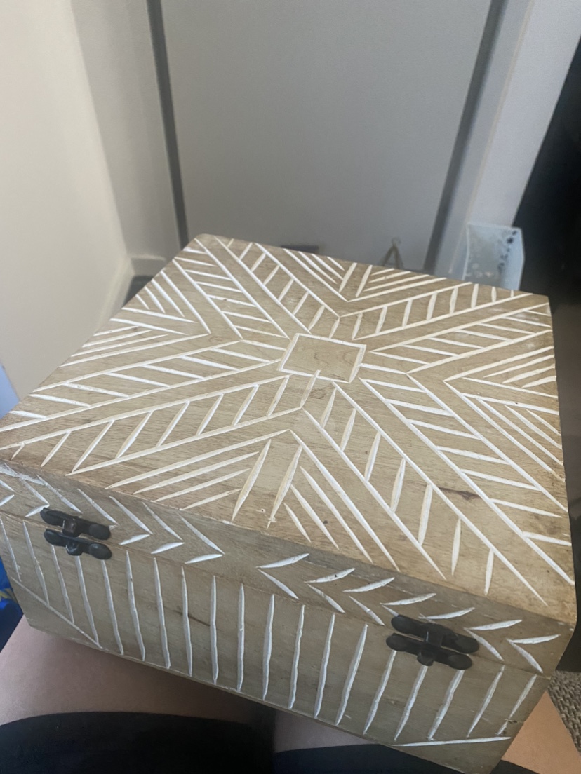 Bundle of home decor items image indicator(4)