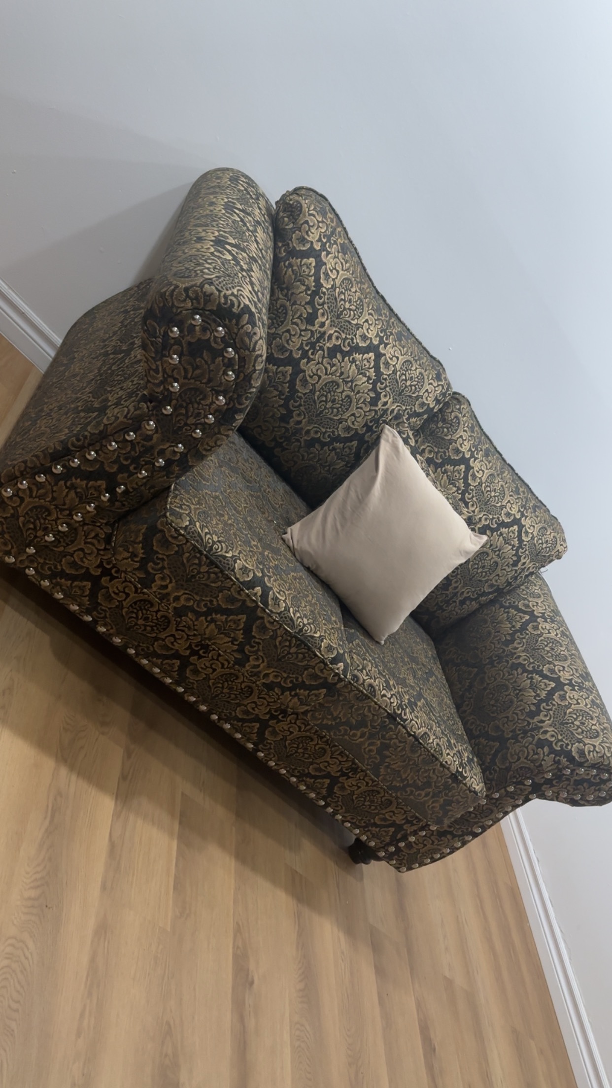 Only two months used sofa - photo 2