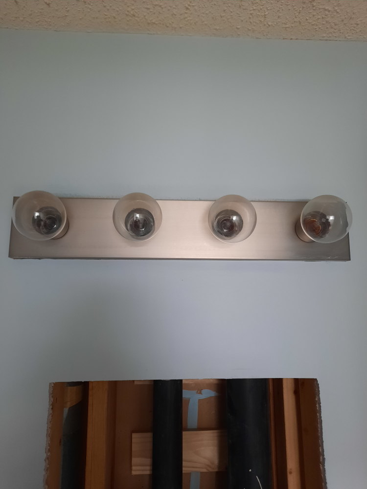 Chrome bathroom lighting fixtures - photo 2