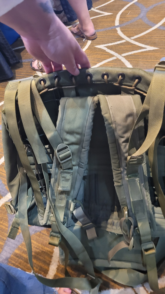 Canadian Forces 82 pattern rucksack - photo 2
