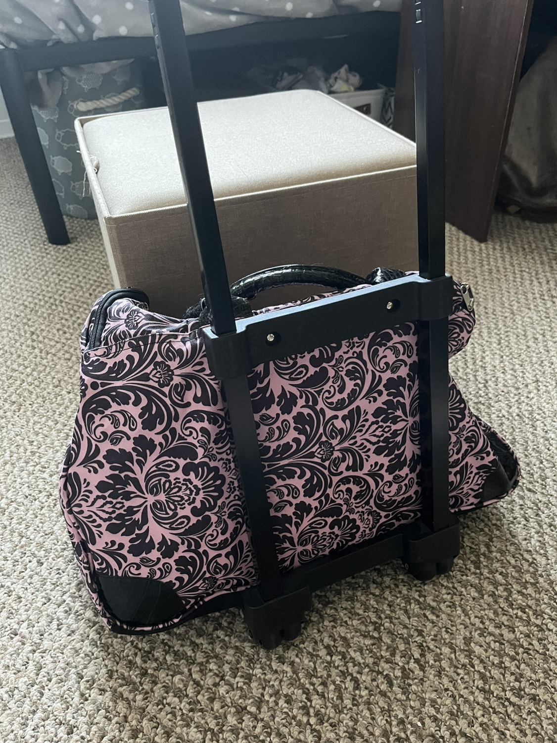 Rolling Carry-On Suitcase image indicator(3)