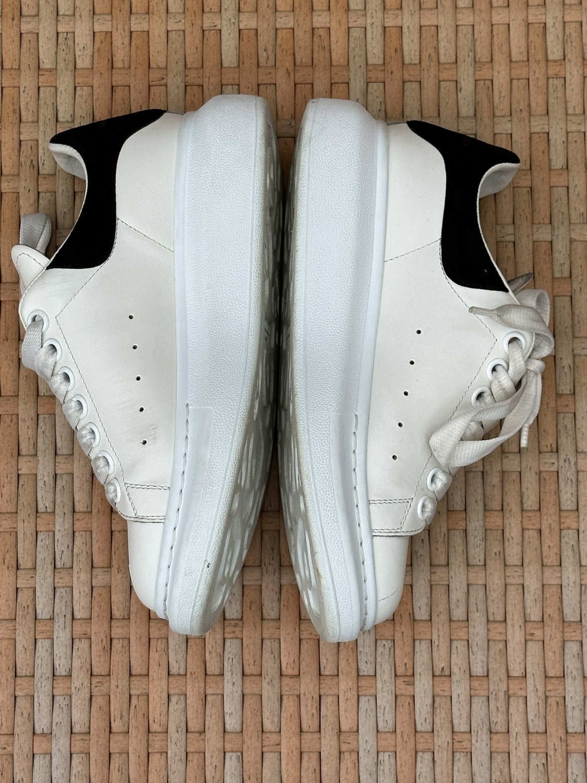 ALEXANDER MCQUEEN Leather Sneakers image indicator(9)