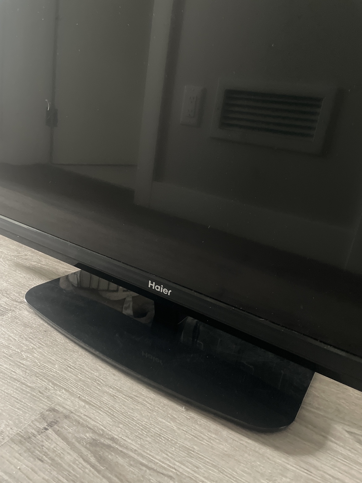 43 Inch TV - photo 5