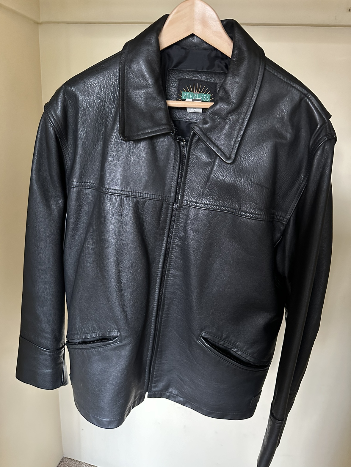 REAL LEATHER JACKET- Like New image indicator(2)