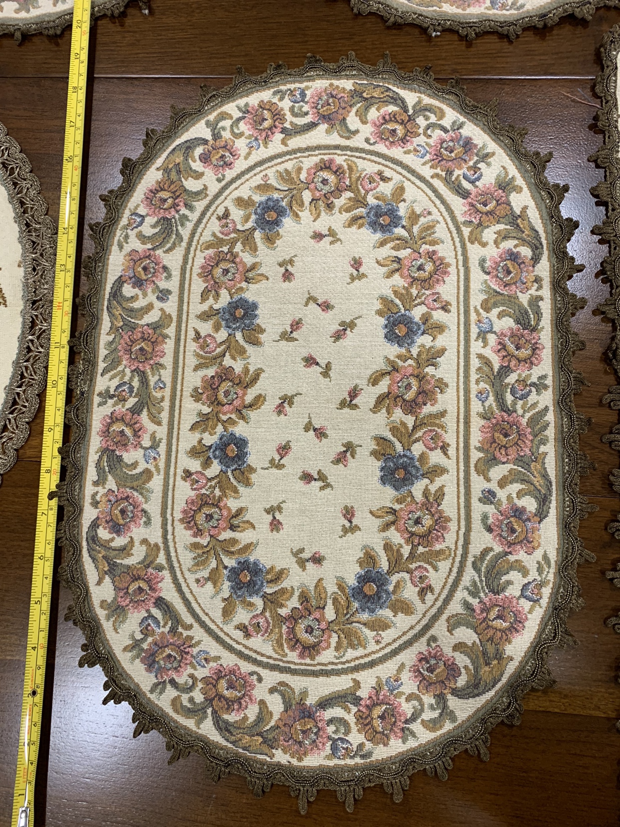 Set of 5 Belgium Doilies image indicator(4)