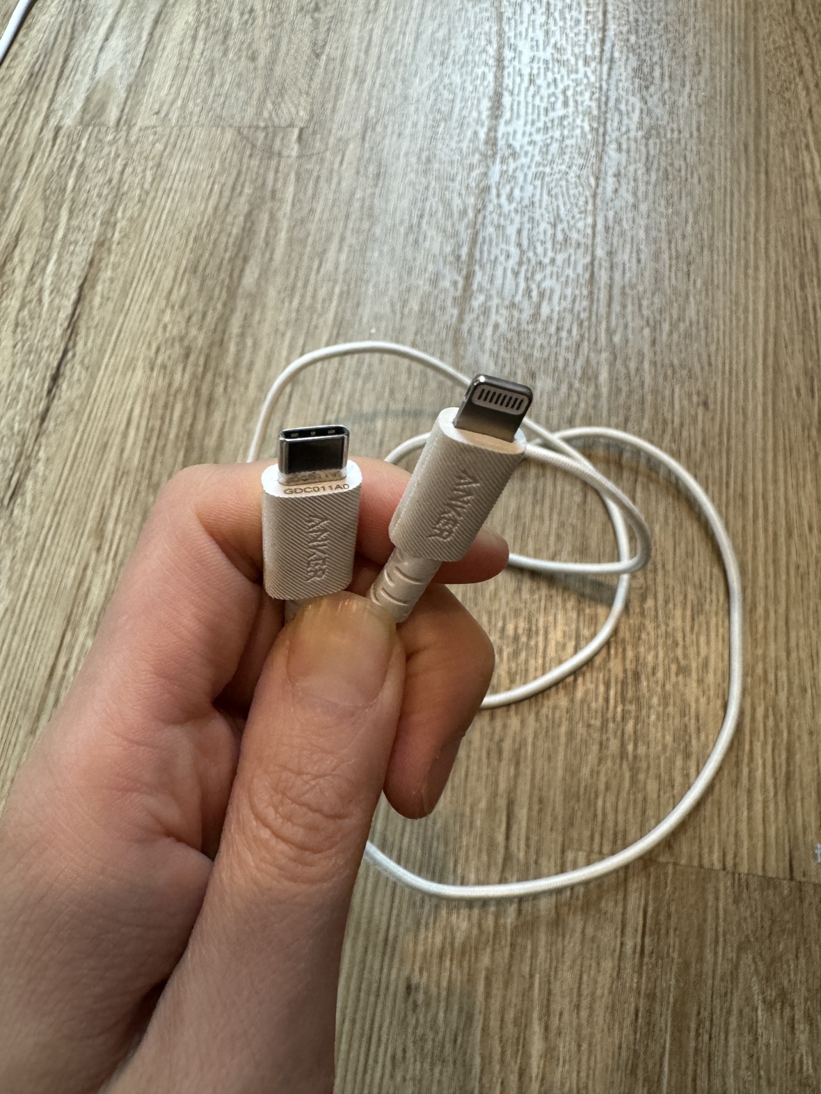 Anker USB-C to Lightning Cable and Cube image indicator(2)