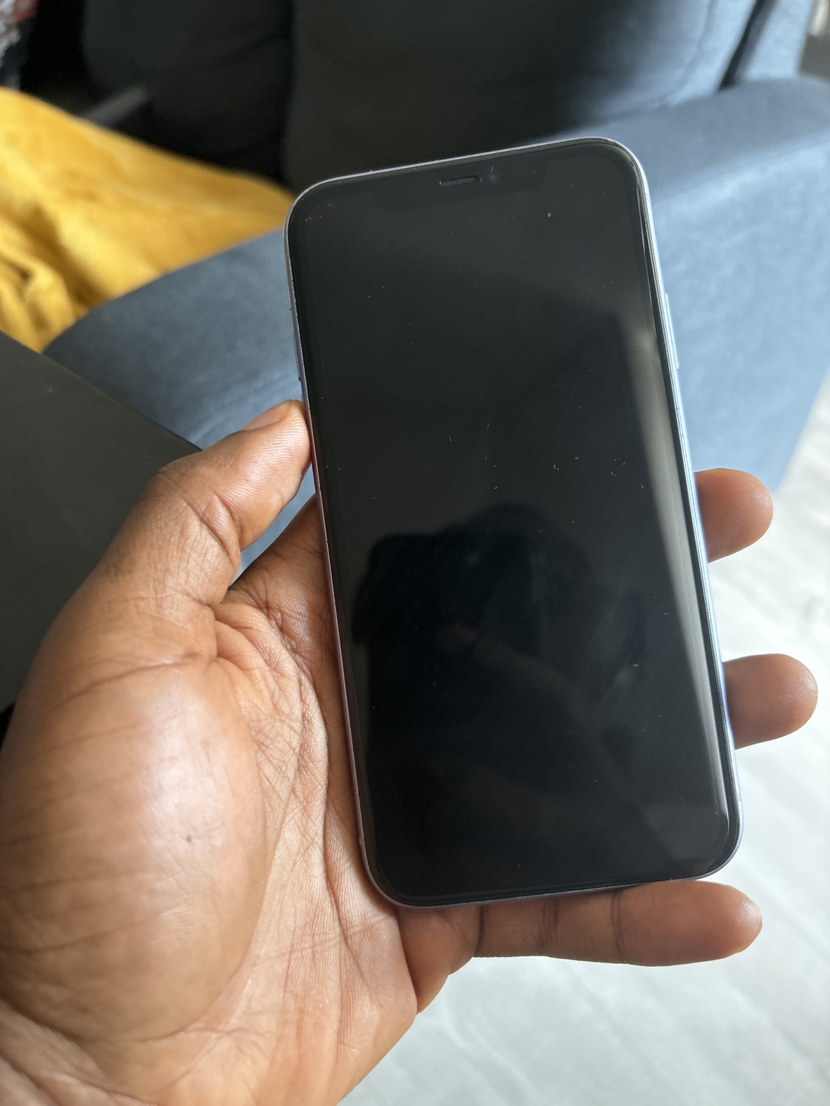 iPhone 11 Unlocked image indicator(2)