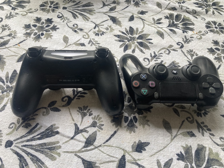 PS4 Controller - 2 Pack - photo 2