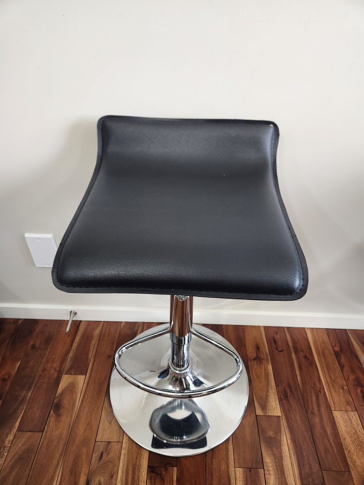 Adjustable Bar / Counter Stool