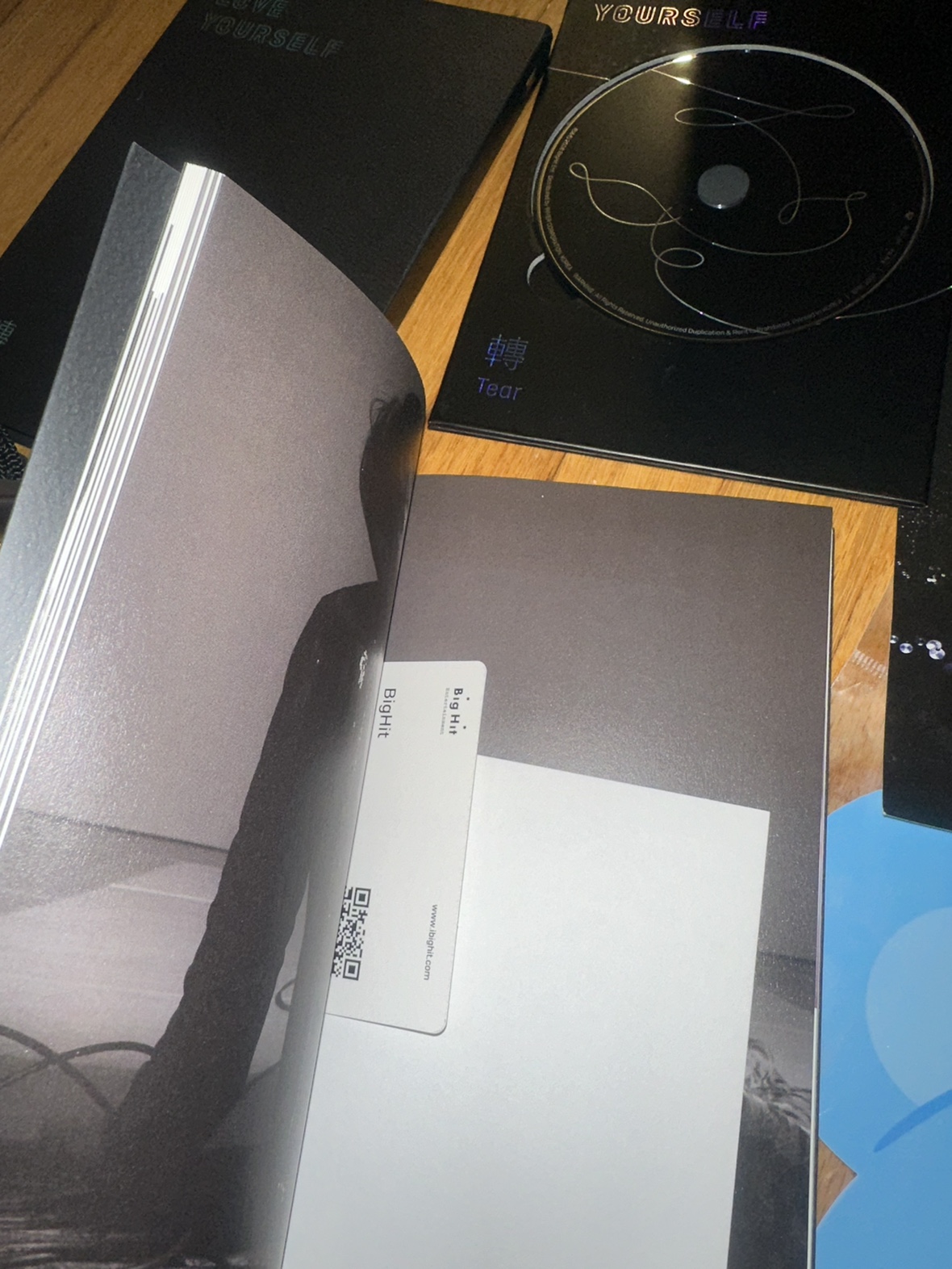 BTS Love Yourself Tear Album + Light Stick + More image indicator(5)