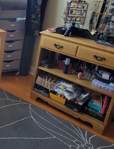 Dresser shelves with drawer image indicator(2)