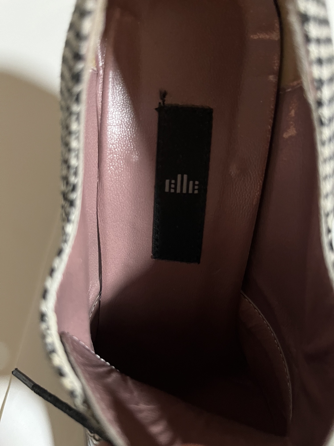 Women's shoe size 38, /7-7, 5 US image indicator(4)