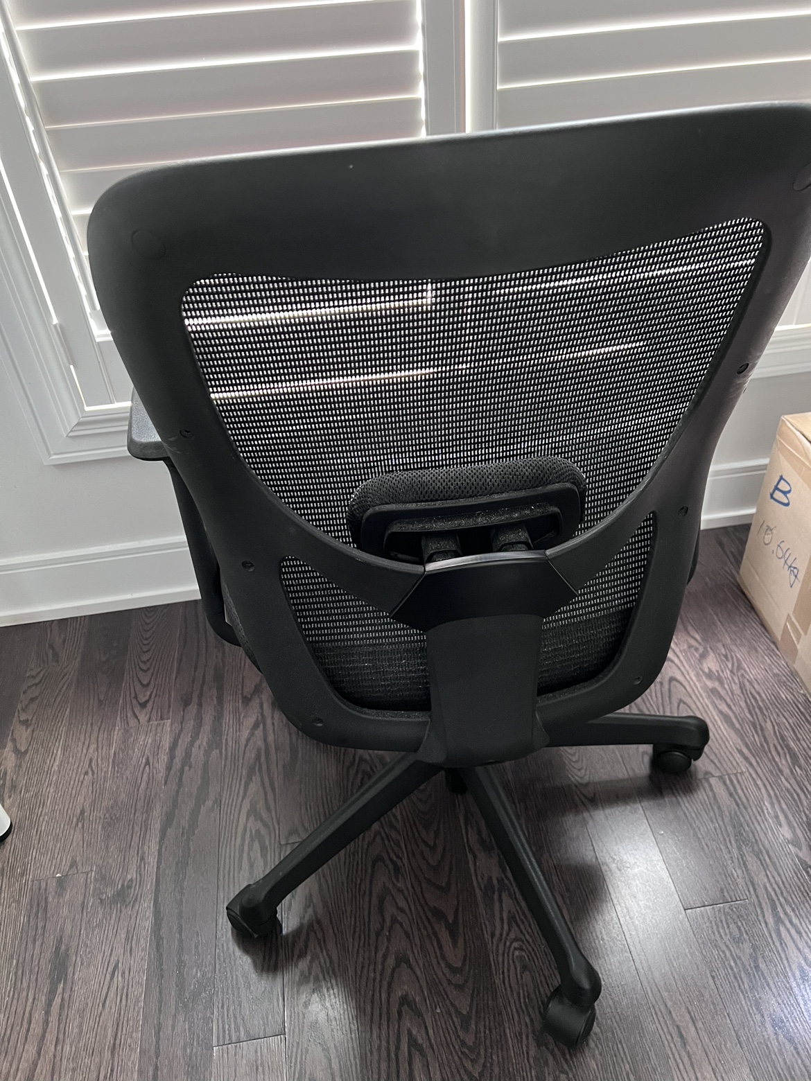 Black Mesh Office Chair - photo 2
