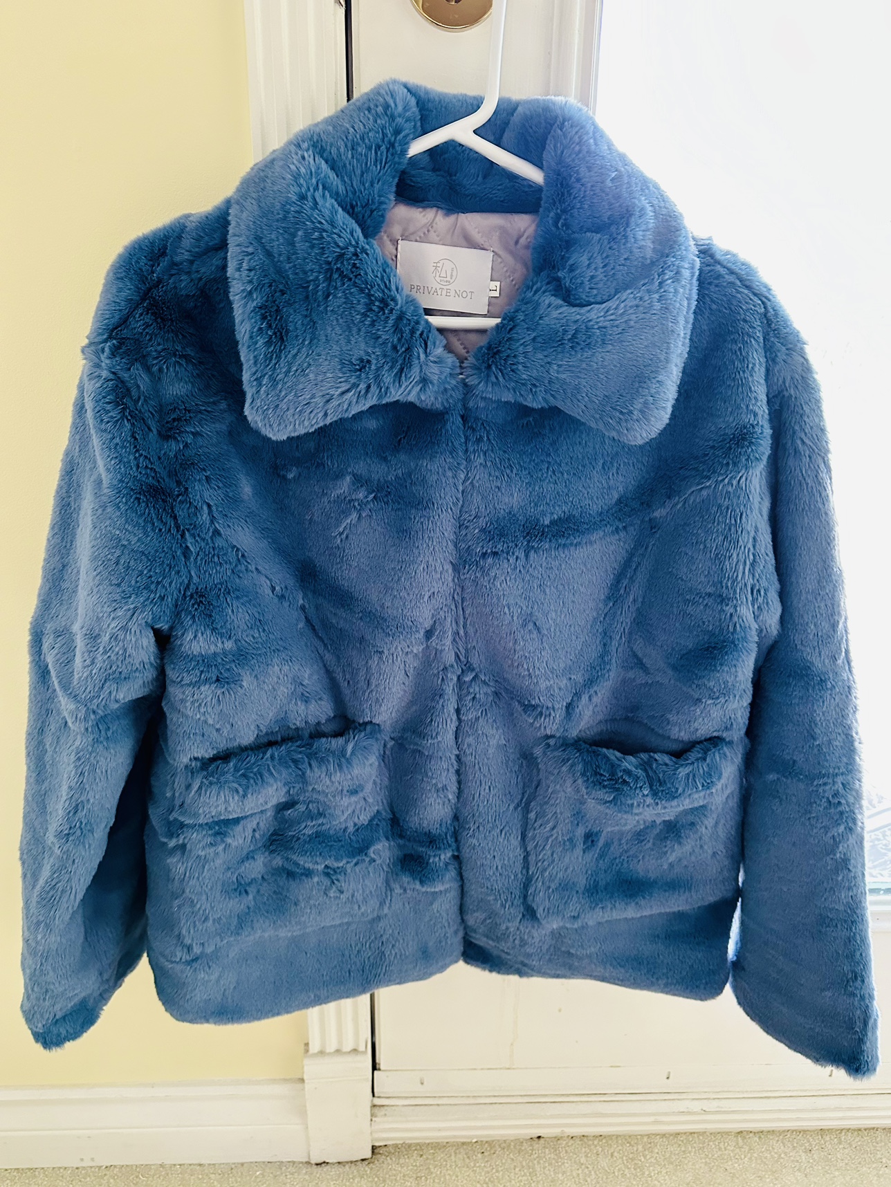 Fuzzy woman's Outcoat image indicator(5)