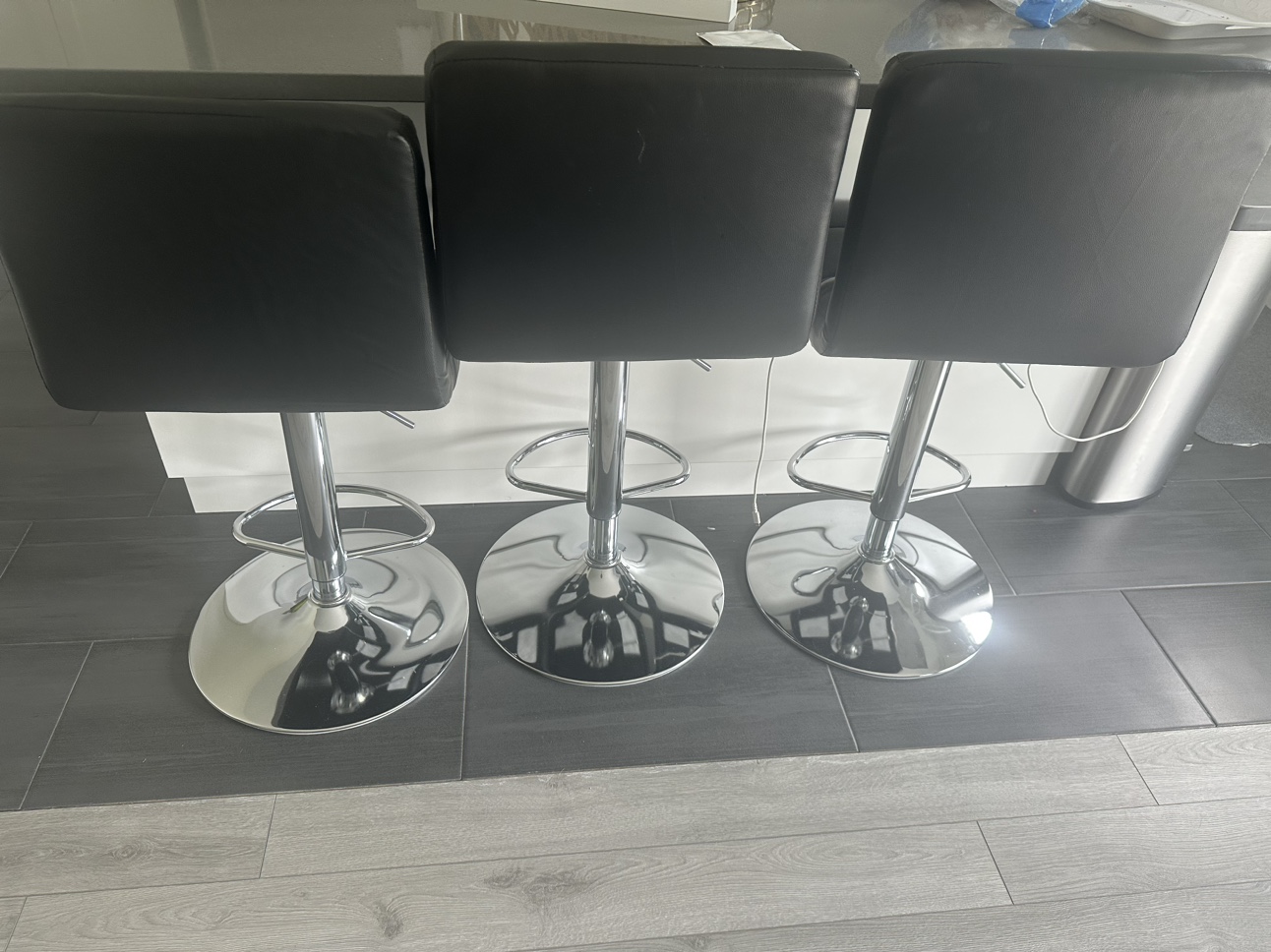 4 Barstools
