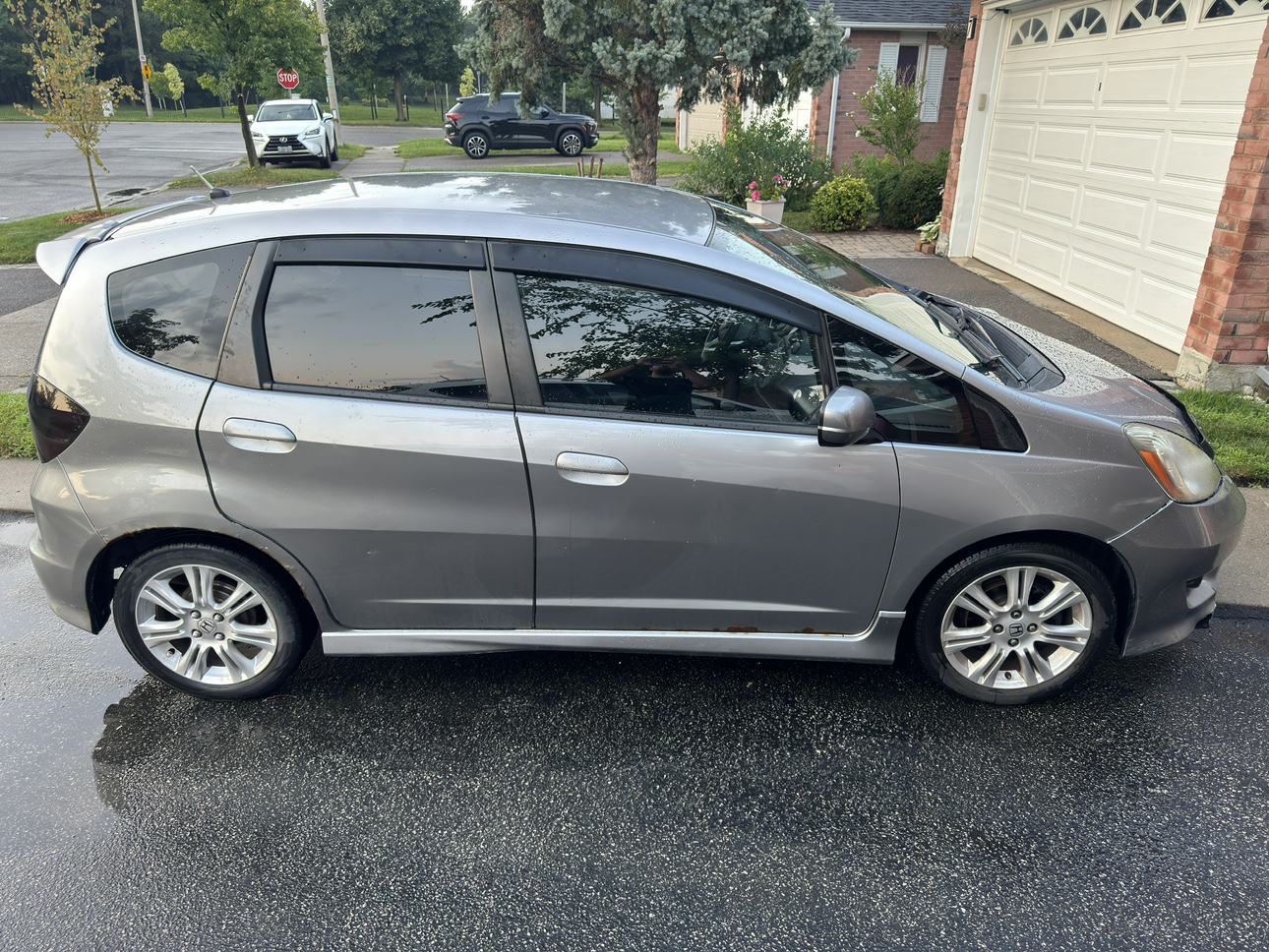 2009 Honda Fit Sport + Winter Tires with Rims image indicator(2)
