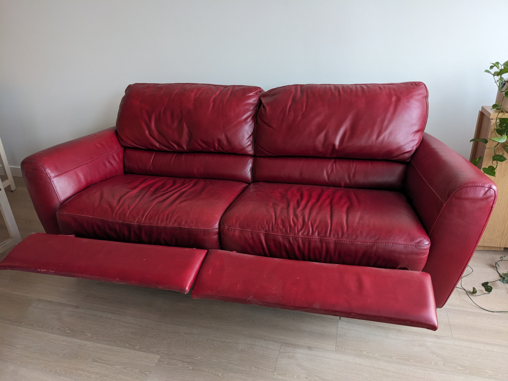 Red leather reclining couch - photo 5