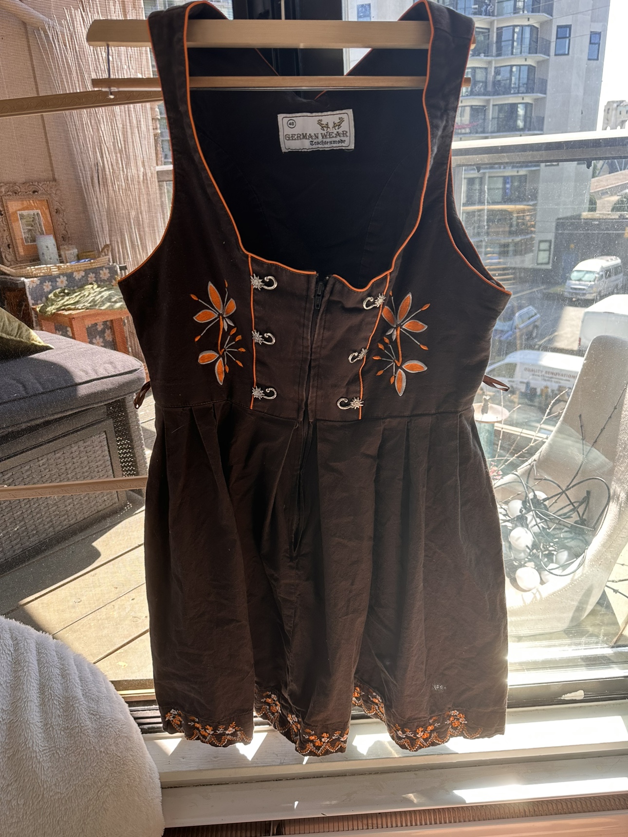 Vintage German dress with corset detail. - photo 2