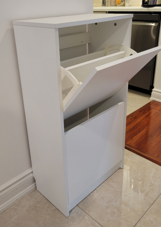 Shoe storage cabinet