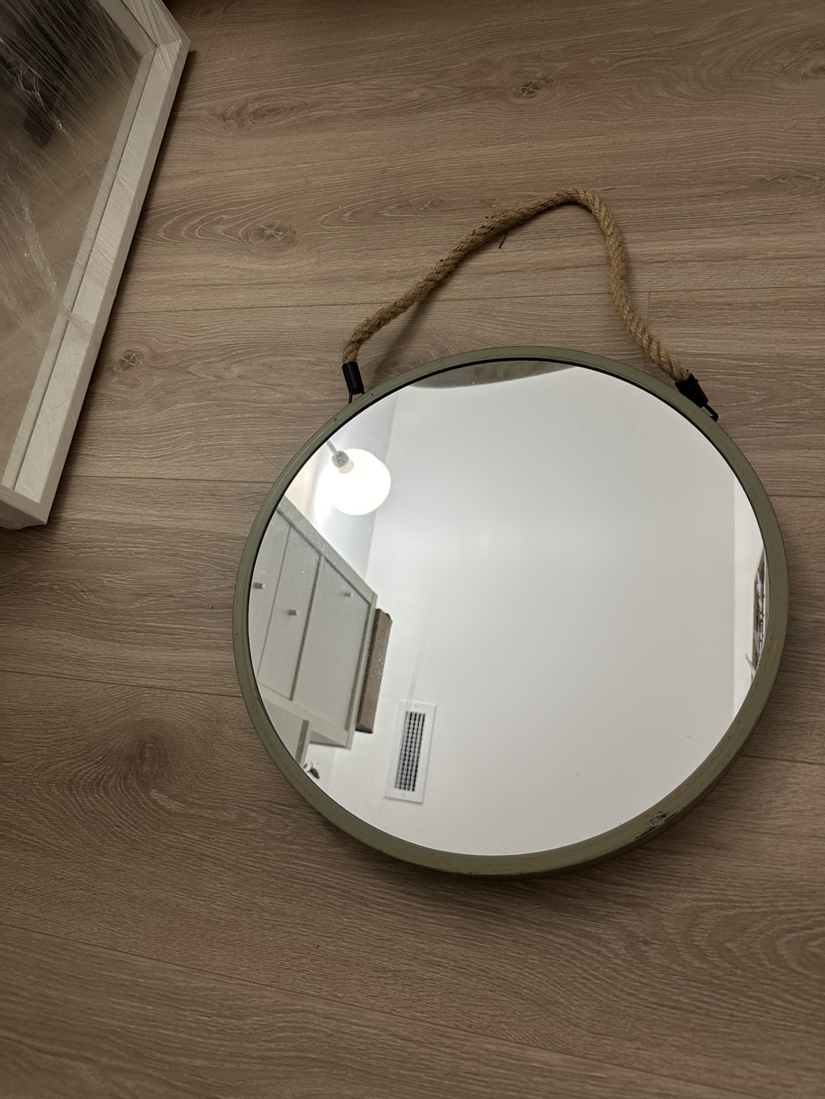Round Mirror with Rope Handle