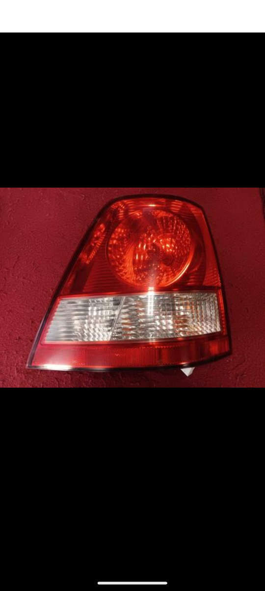 rear passenger side kia Sorento 2004 light