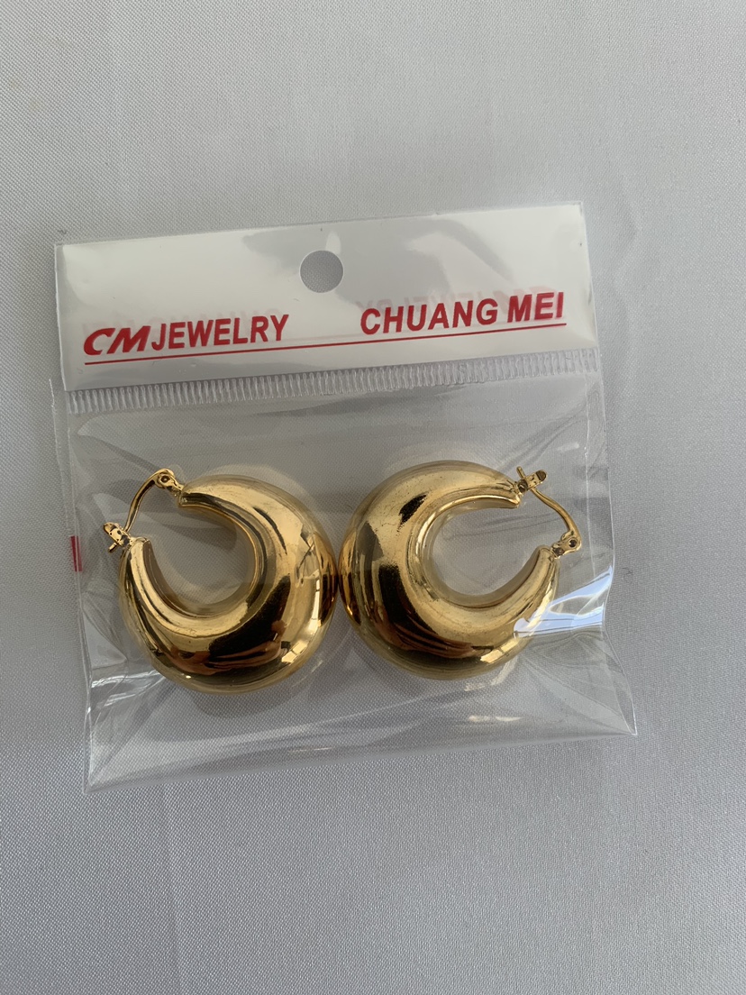 Chunky Gold Hoops image indicator(3)