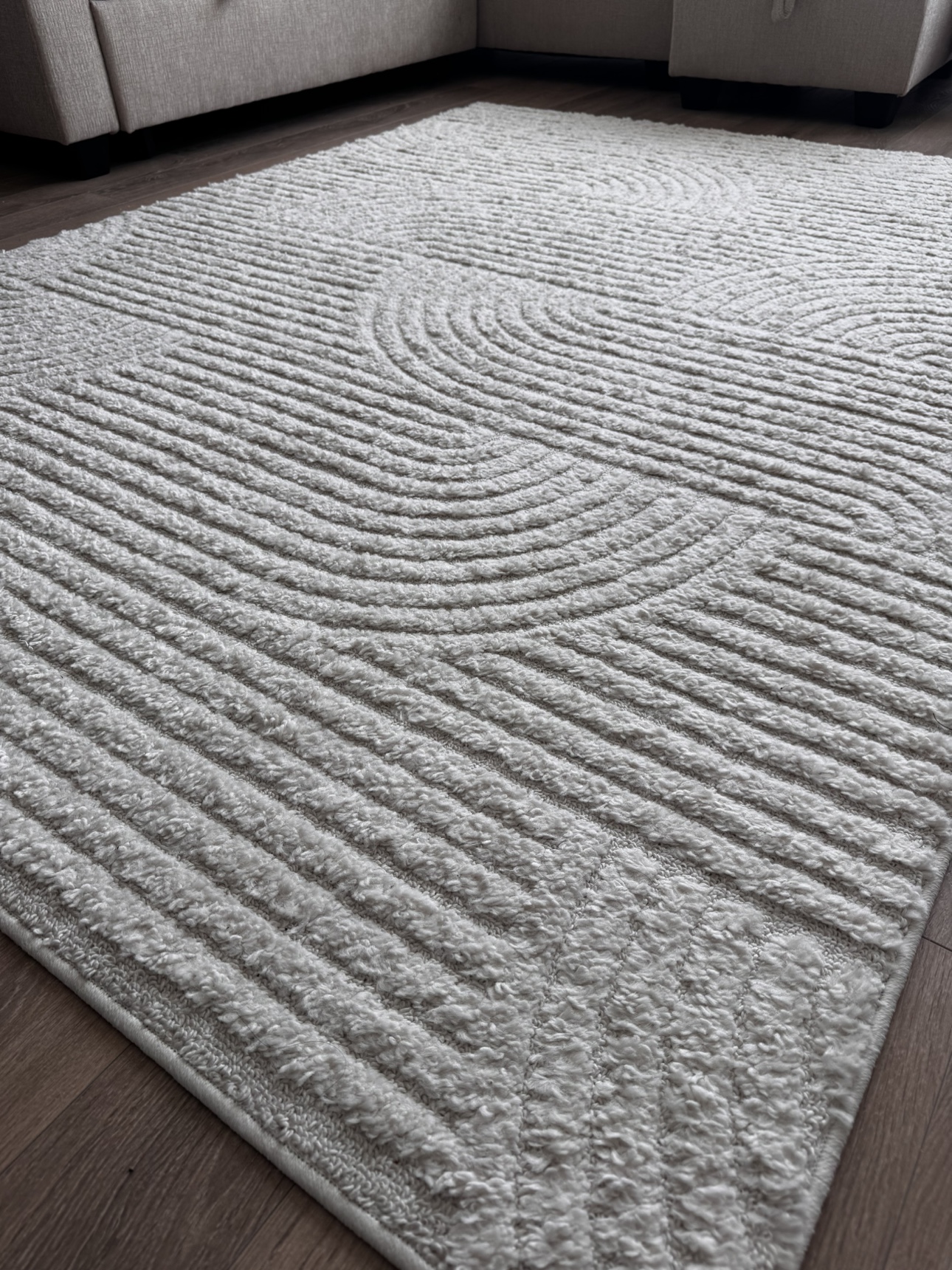 White Area Rug with Abstract Design - photo 2