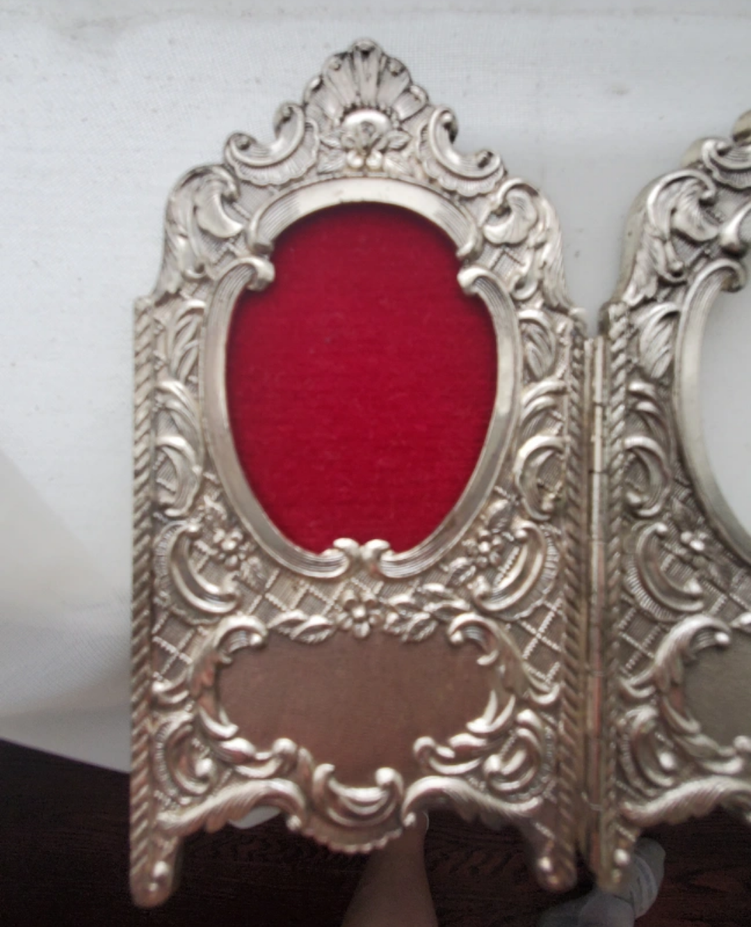 Silver Ornate Folding Picture Frame image indicator(3)