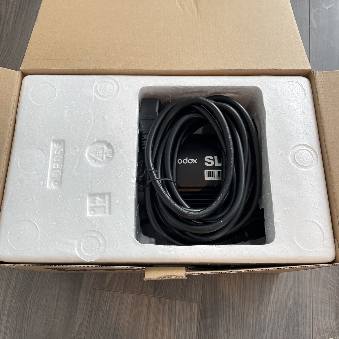 Godox SL60W Video Light + Soft Box + Stand image indicator(2)