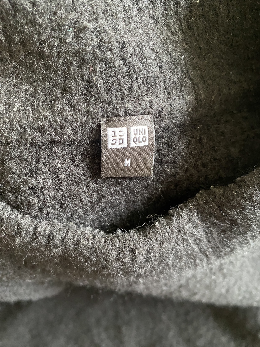 UNIQLO Black Mock Neck Sweater image indicator(3)