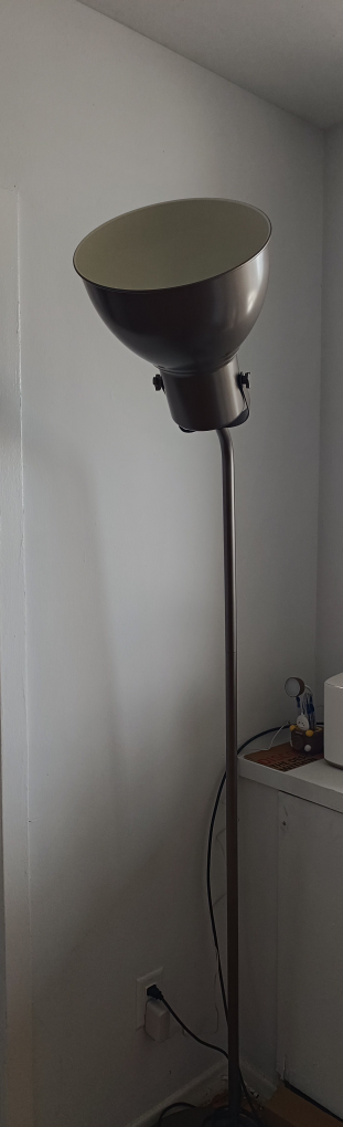 Floor Lamp thumbnail