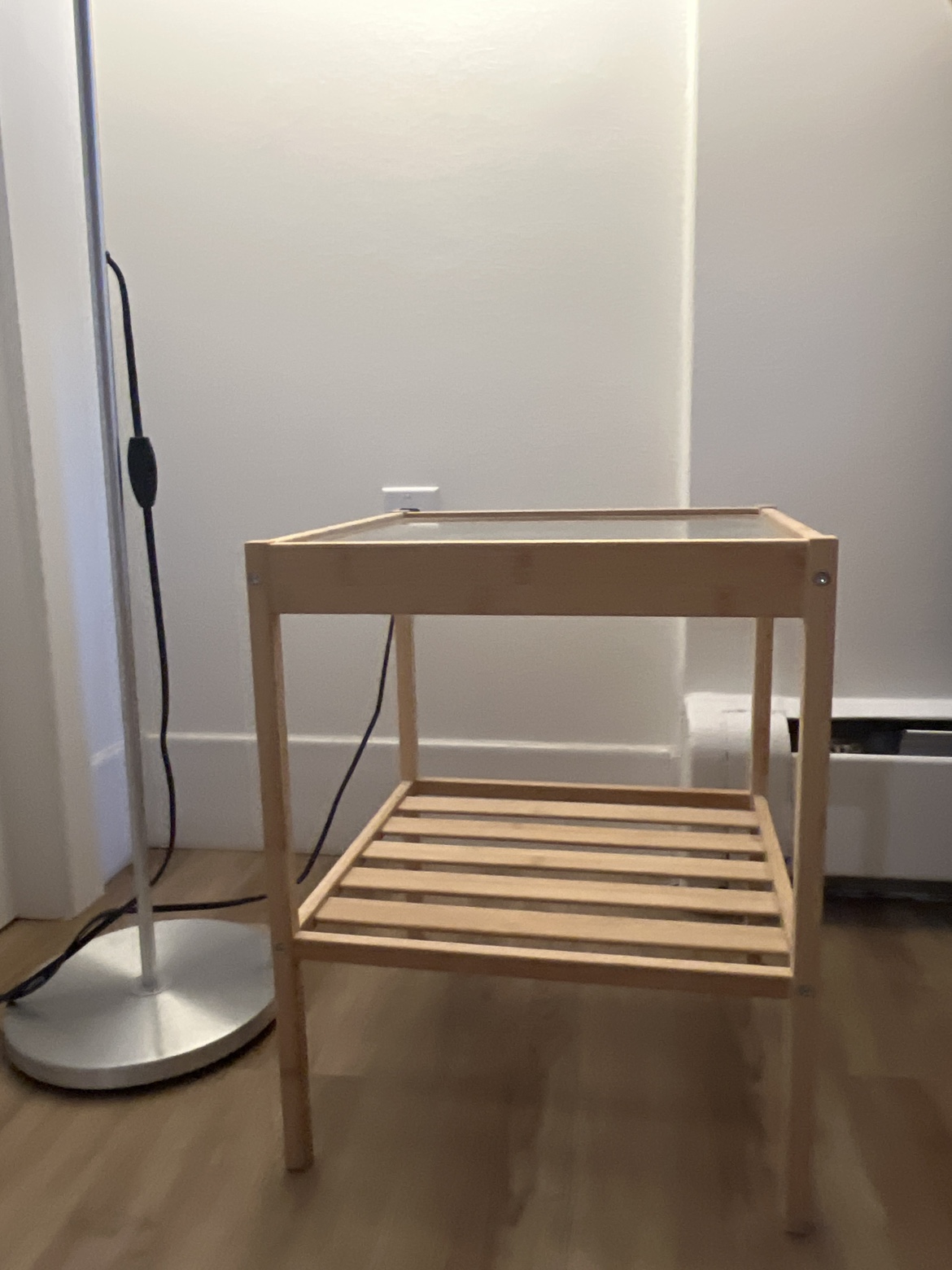 Ikea small bedside table - photo 2