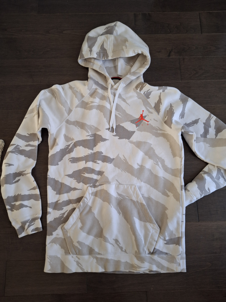 Mens Jordan sweater. thumbnail