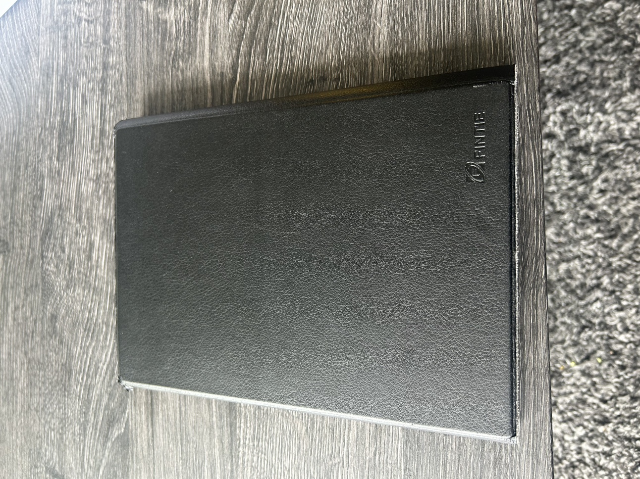 REDUCED iPad with keyboard and charger - photo 2